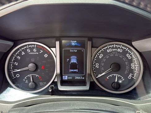 Used 2023 Toyota Tacoma SR5 RWD image 22