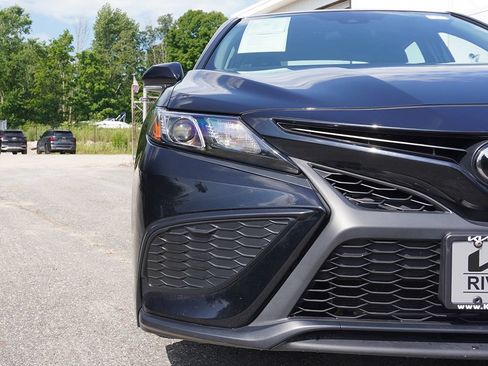 Used 2024 Toyota Camry SE AWD/4WD image 9