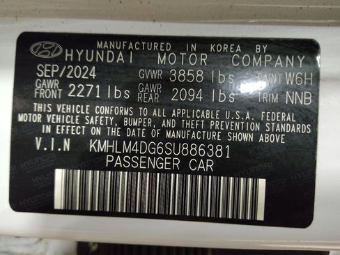 Used 2025 Hyundai Elantra Sport FWD image 33