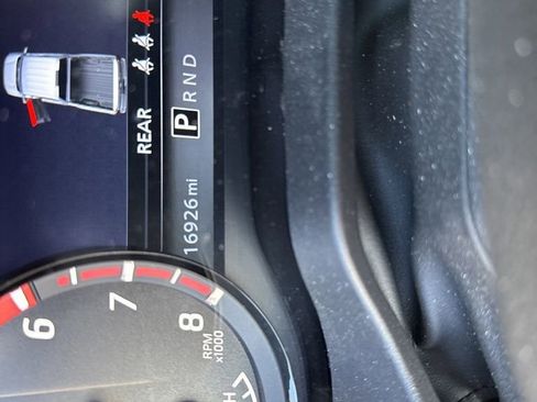 Used 2024 Nissan Titan PRO-4X w/ Pro-4x Convenience Package image 19