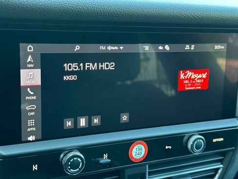 New 2026 Porsche Macan image 21