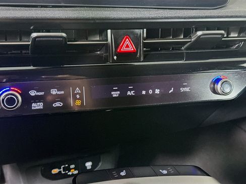 Used 2025 Kia EV6 Light w/ Light LR Technology Package RWD image 24