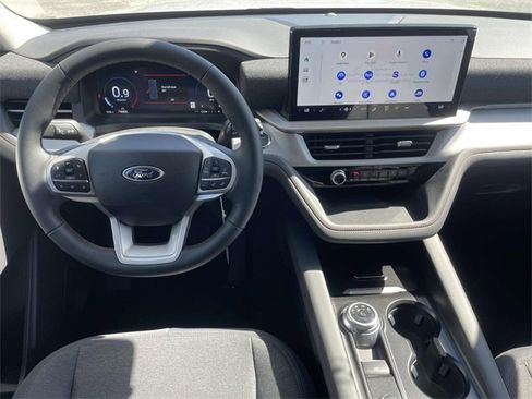 New 2025 Ford Explorer Active image 4