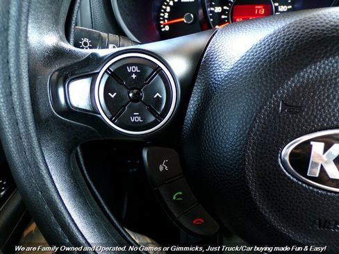 Used 2015 Kia Soul FWD image 37