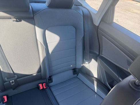 Used 2025 Volkswagen Jetta SE image 37