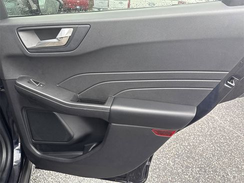 Used 2021 Ford Escape SEL w/ Class II Trailer Tow Package image 16