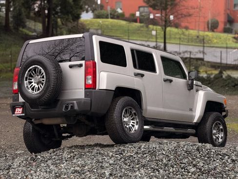 Used 2007 HUMMER H3 AWD/4WD image 7