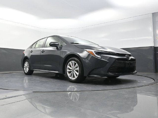 Used 2026 Toyota Corolla LE w/ LE Premium Package FWD image 31