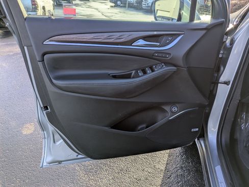 Used 2023 Buick Enclave Avenir w/ Avenir Technology Package image 12