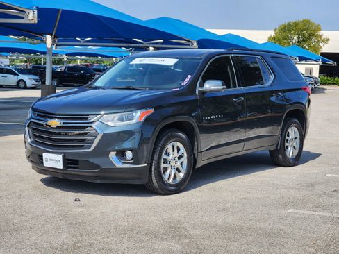 Used 2021 Chevrolet Traverse LT FWD image 2