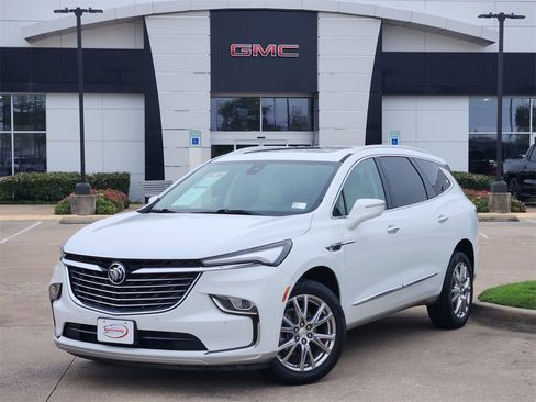 Used 2022 Buick Enclave Essence w/ Experience Buick Package image 1