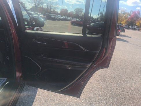 Used 2021 Jeep Grand Cherokee L Altitude image 17