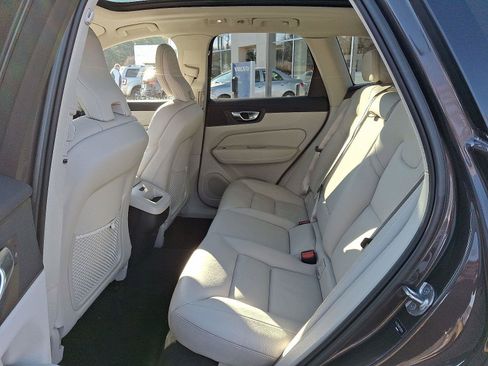 Certified 2023 Volvo XC60 B5 Core w/ Climate Package image 10
