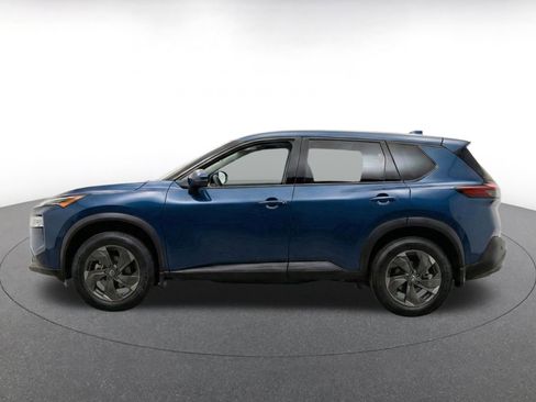 Used 2025 Nissan Rogue SV AWD/4WD image 4