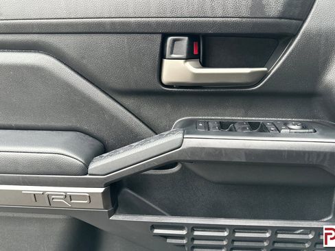 Used 2025 Toyota Tacoma TRD Off-Road image 12