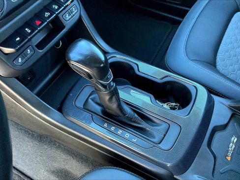 Used 2022 Chevrolet Colorado Z71 image 17