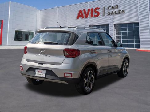 Used 2025 Hyundai Venue SEL FWD image 6