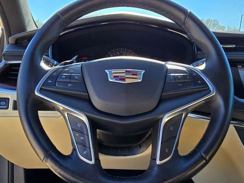 Used 2017 Cadillac XT5 Luxury w/ Driver Awareness Package image 14