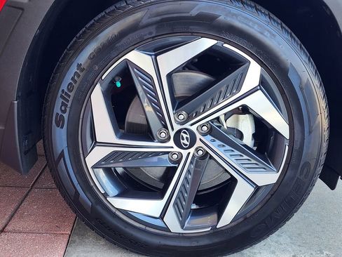Used 2022 Hyundai Tucson Limited w/ Cargo Package FWD image 4