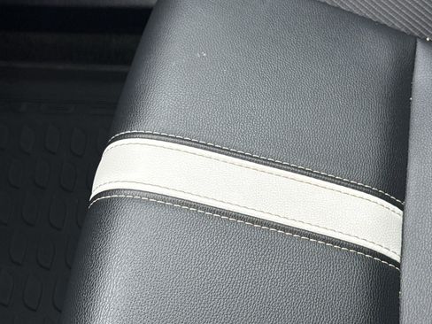 Used 2025 Toyota Camry SE image 4