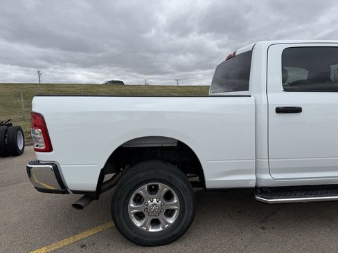 Used 2024 RAM 2500 Big Horn image 34