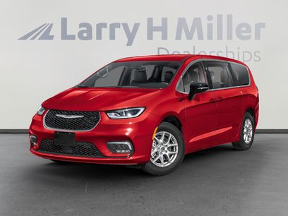 New 2026 Chrysler Pacifica Select