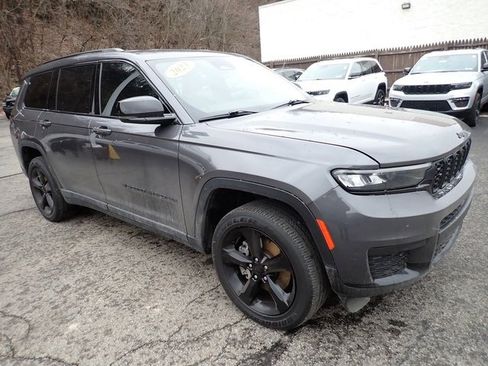 Used 2023 Jeep Grand Cherokee L Laredo image 9