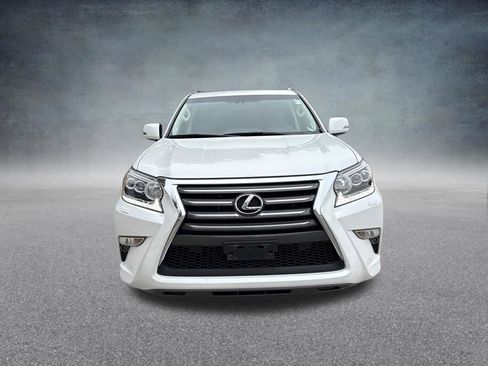 Used 2018 Lexus GX 460 Luxury w/ Preferred Accessory Package image 9