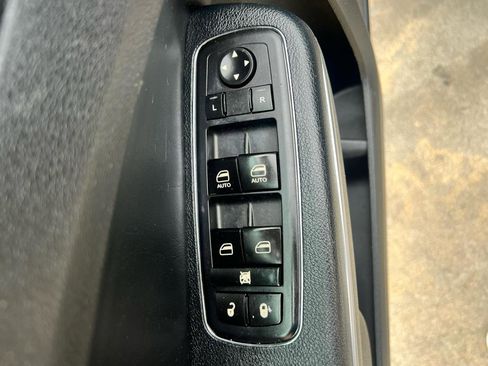 Used 2016 Chrysler 300 C AWD/4WD image 14