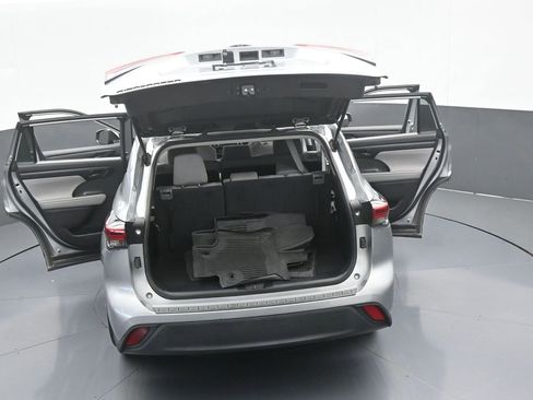 Used 2022 Toyota Highlander L image 68