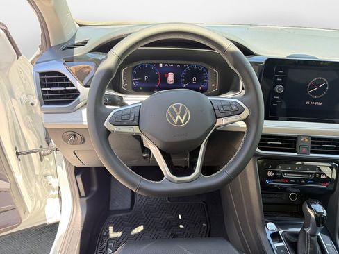 New 2026 Volkswagen Taos SEL AWD/4WD image 10