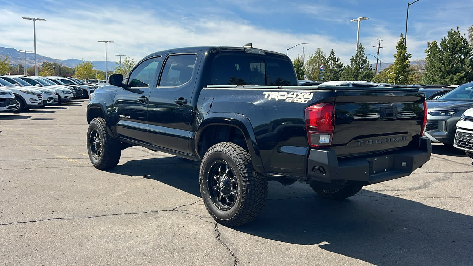 Used 2018 Toyota Tacoma TRD Sport w/ Technology Package AWD/4WD image 7