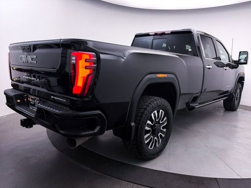 Used 2024 GMC Sierra 2500 Denali Ultimate AWD/4WD image 18