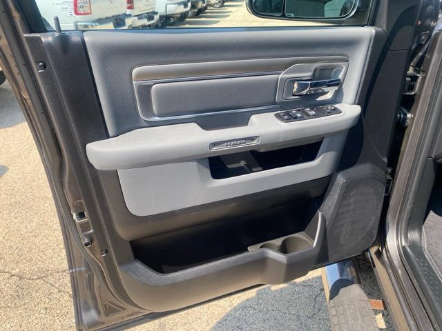 Used 2014 RAM 2500 SLT w/ Luxury Group AWD/4WD image 9