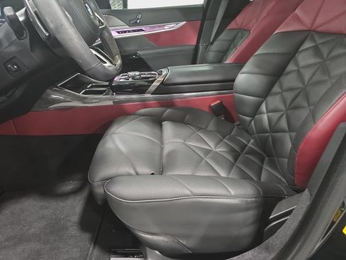 Certified 2024 BMW 740i RWD image 17