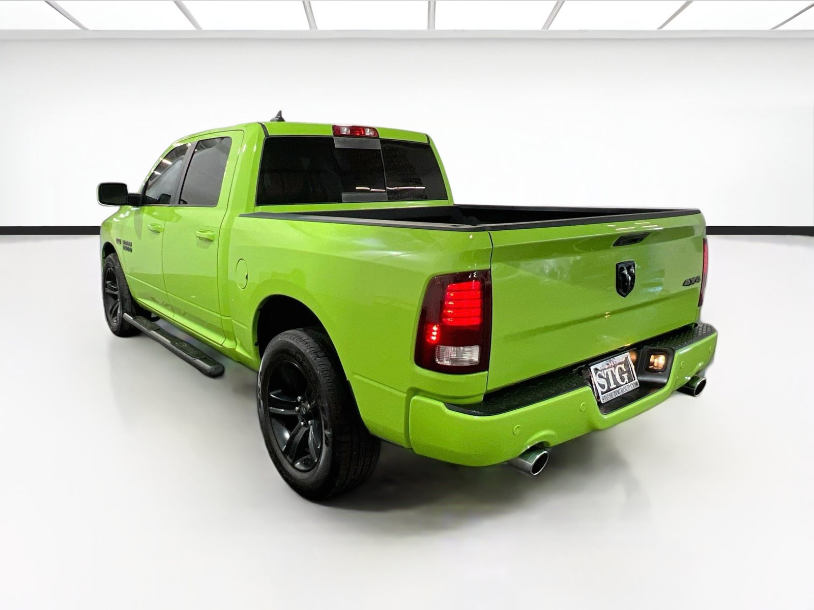Used 2017 RAM 1500 Sport w/ Sublime Green Sport Package AWD/4WD image 6