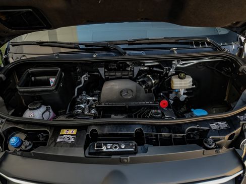 Used 2023 Mercedes-Benz Sprinter 2500 image 95