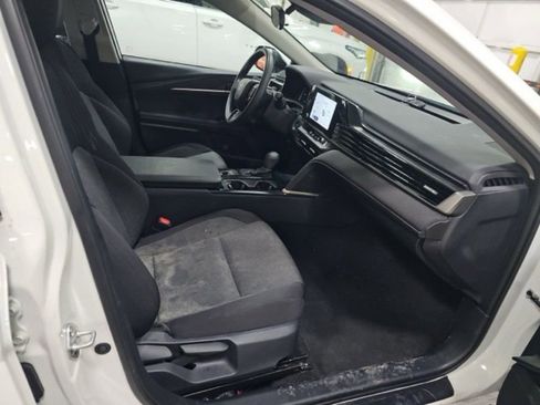 Used 2025 Toyota Camry LE image 9