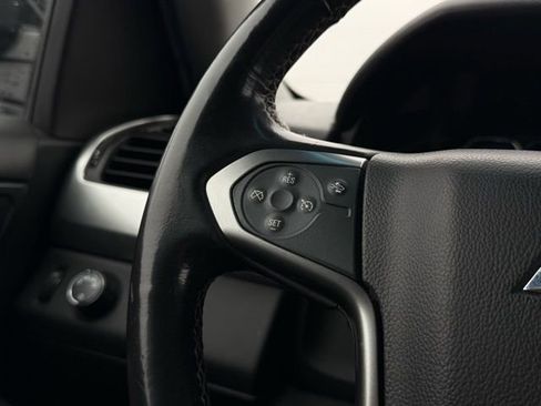 Used 2018 Chevrolet Suburban LT image 10