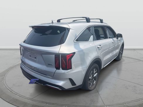 Used 2022 Kia Sorento S image 4