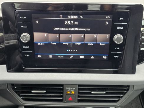 New 2026 Volkswagen Jetta SE FWD image 12