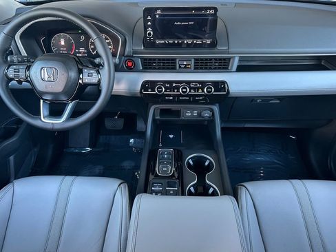 New 2025 Honda Pilot Touring image 15