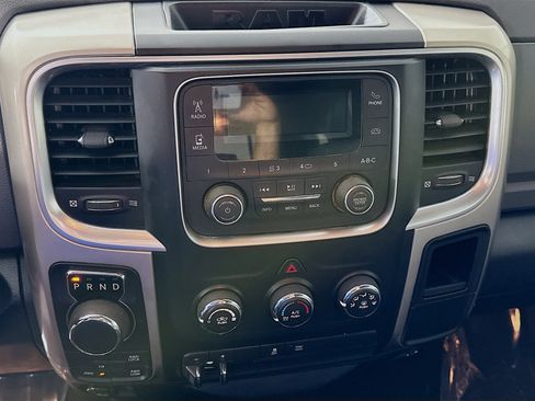 Used 2017 RAM 1500 Classic SLT AWD/4WD image 18