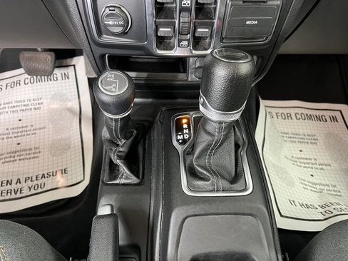 Used 2024 Jeep Wrangler Sahara image 11