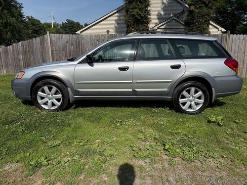Used 2007 Subaru Outback 2.5i AWD/4WD image 1