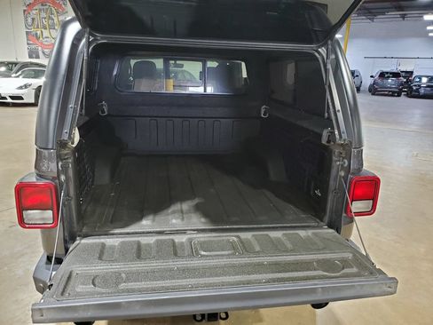 Used 2021 Jeep Gladiator Mojave AWD/4WD image 42