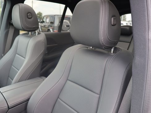 Certified 2025 Mercedes-Benz GLE 450e 4MATIC w/ Driver Assistance Package image 11