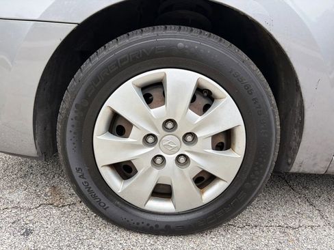 Used 2012 Hyundai Elantra GLS image 18