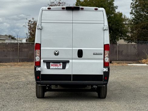 New 2026 RAM ProMaster 2500 w/ Quick Order Package 22G SLT image 4