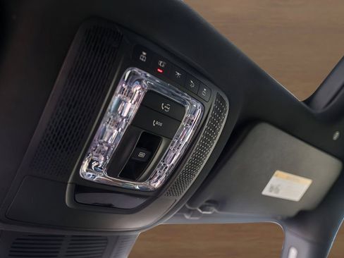 Used 2024 Mercedes-Benz GLS 580 4MATIC image 21